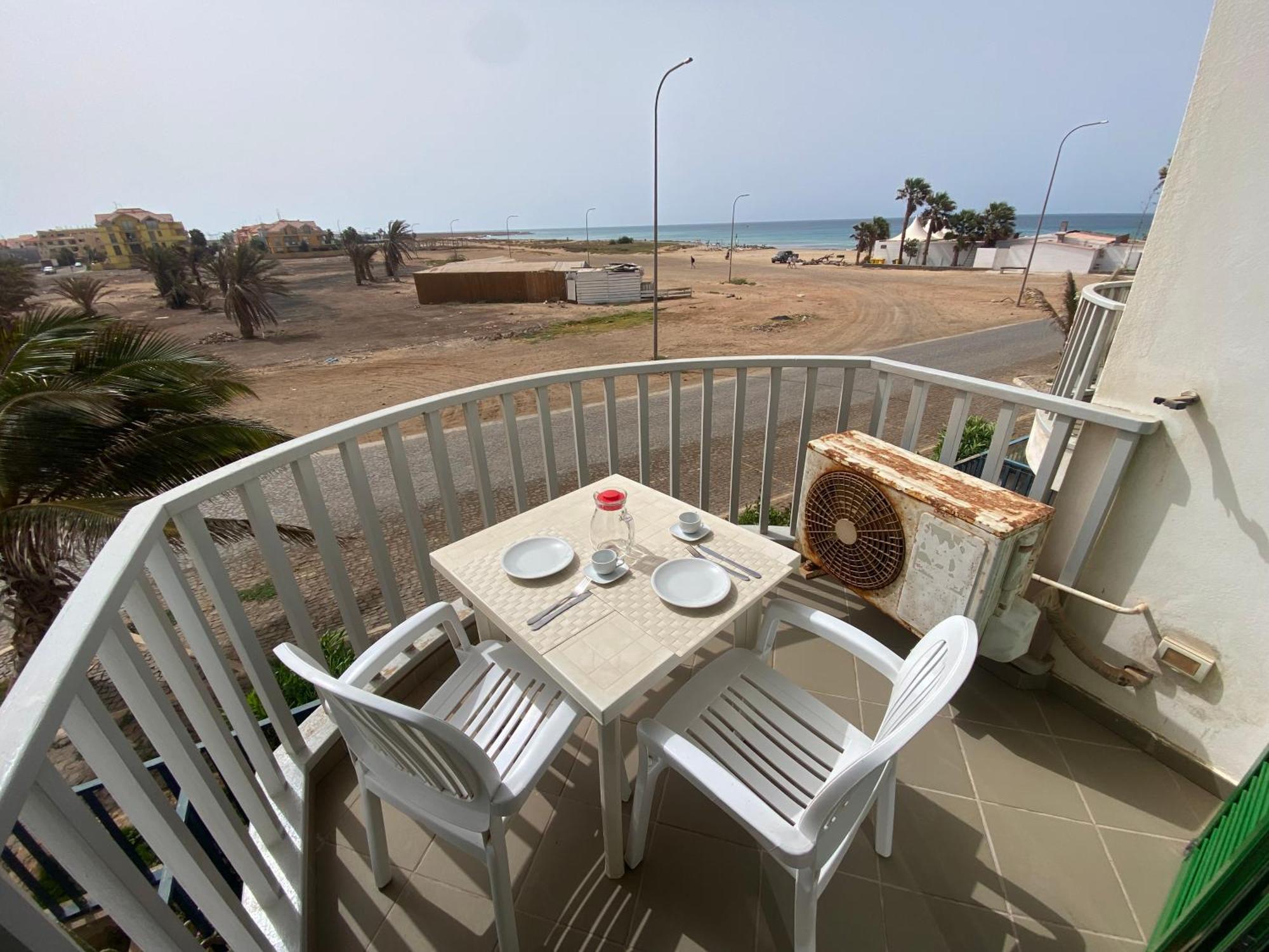 Leme Bedje - By Bobbywashere Santa Maria Exterior foto